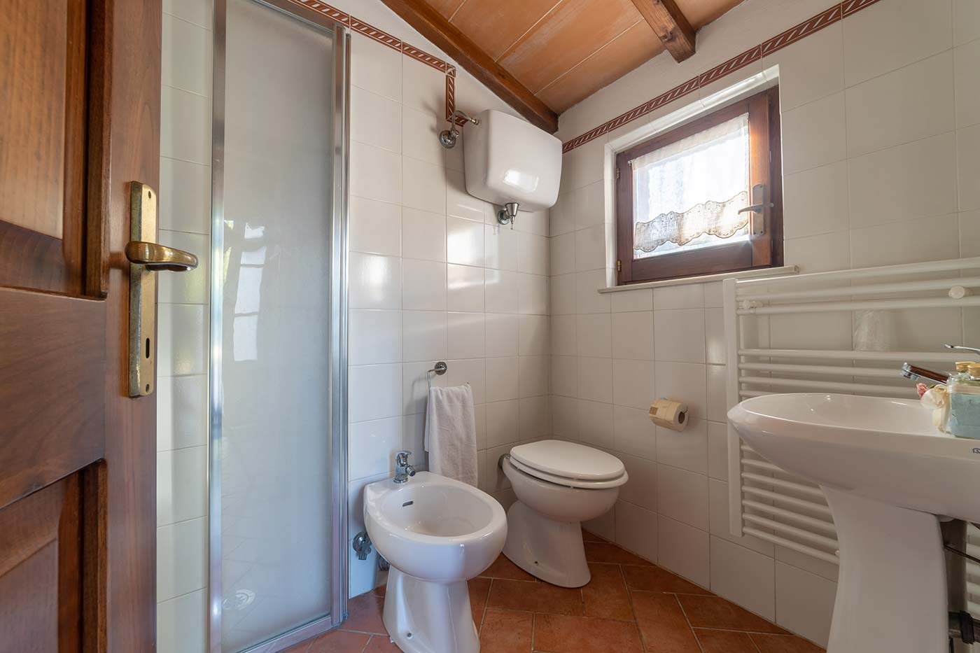 Private bathroom in a Borgo Terrosi accommodation