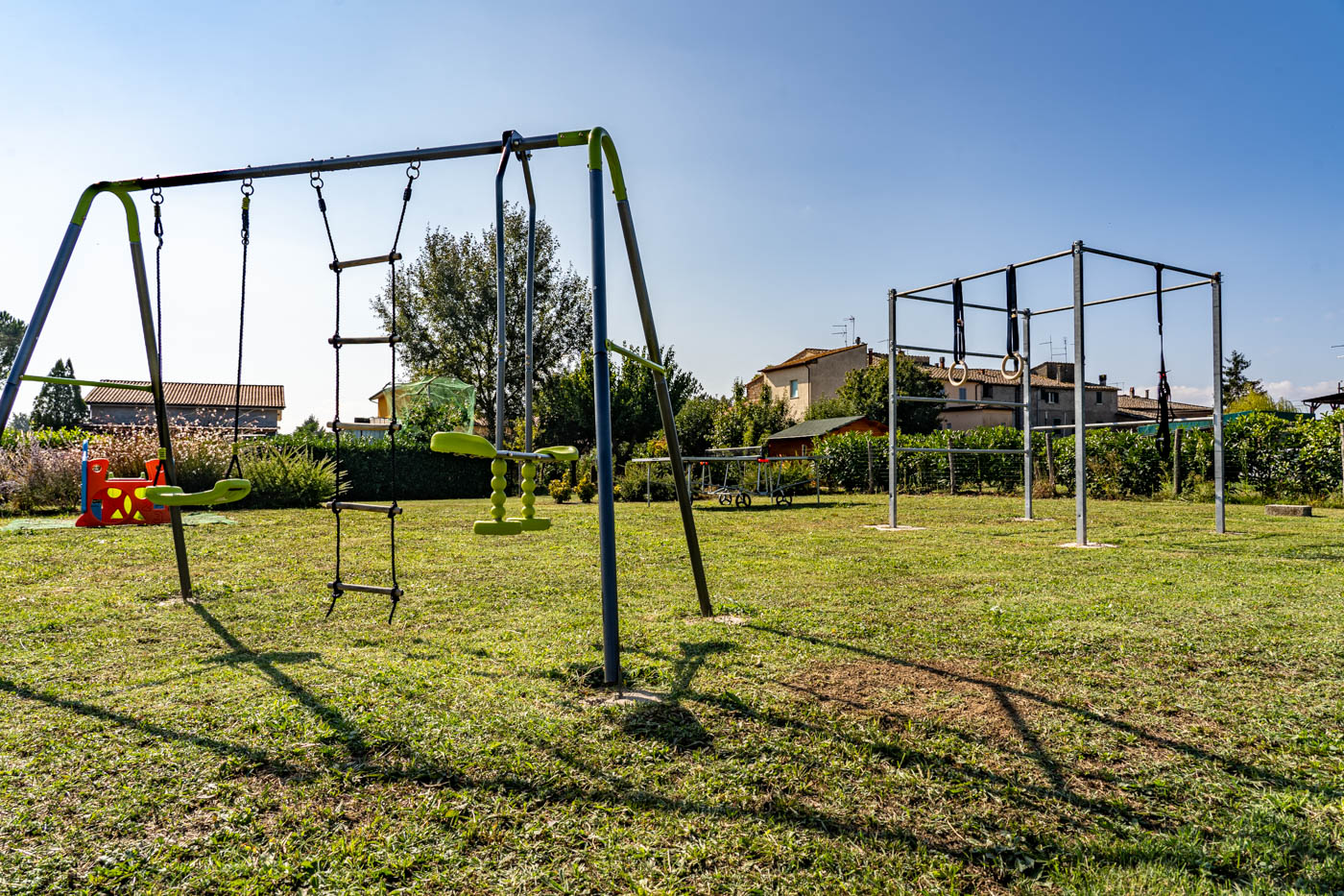 Vista degli spazi esterni del borgo